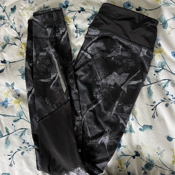 Old Navy athletic Leggings - Picture 1 of 5